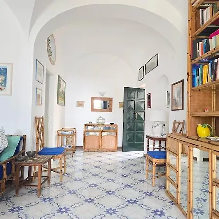 Vintage House Apartment *