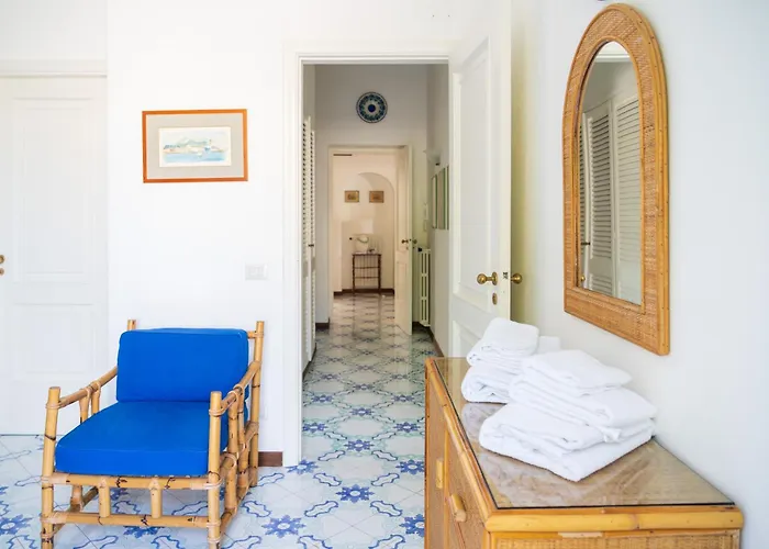 Vintage House * Capri